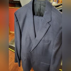 40R Hugo Boss Suit